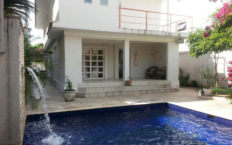 Alugar Casa Temporada em Embaré Santos, SP - Linda casa para temporada