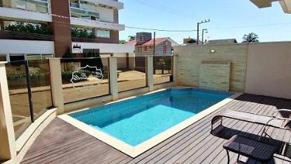 Apartamento com Piscina em Canto Grande