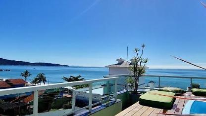 Cobertura com Piscina no Centro de Bombinhas