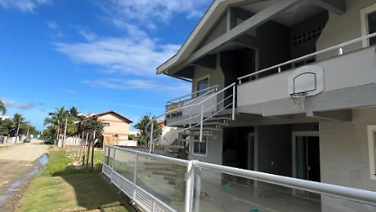 Sobrado Duplex em Zimbros a 80mt do Mar