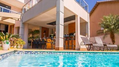 Exuberante Casa c/ Piscina e Su&iacute;te Master c/ Hidro