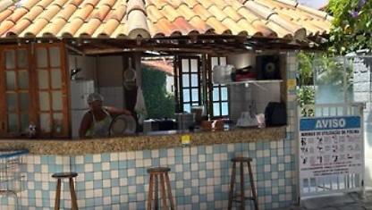 Apto c/ 3 Qts &agrave; 3 Minutos(a P&eacute;) da  Praia do Forte